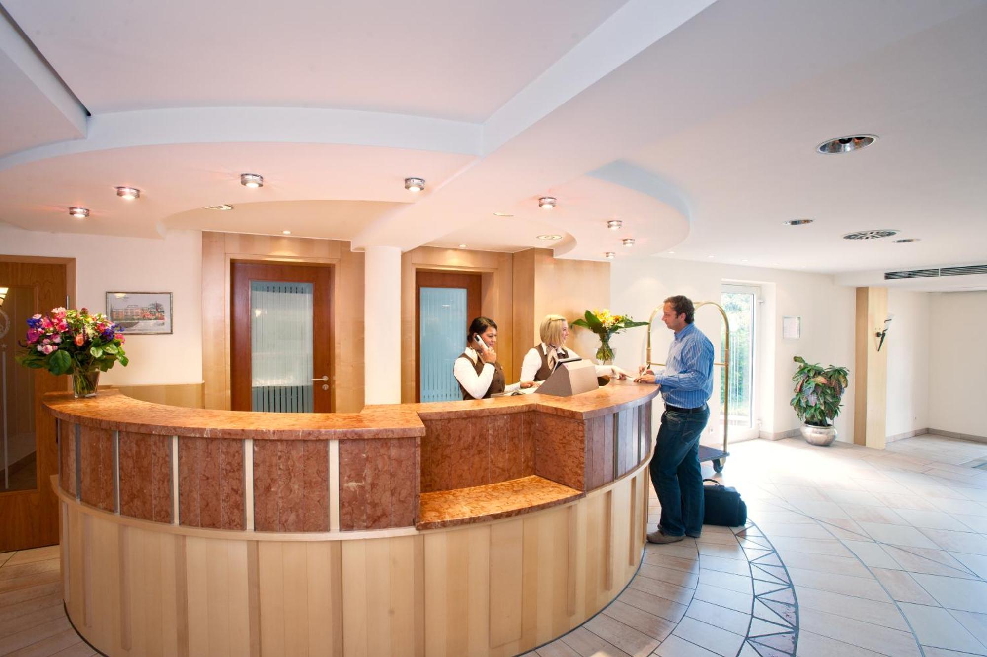 Hotel Barbarossa Düsseldorf Extérieur photo