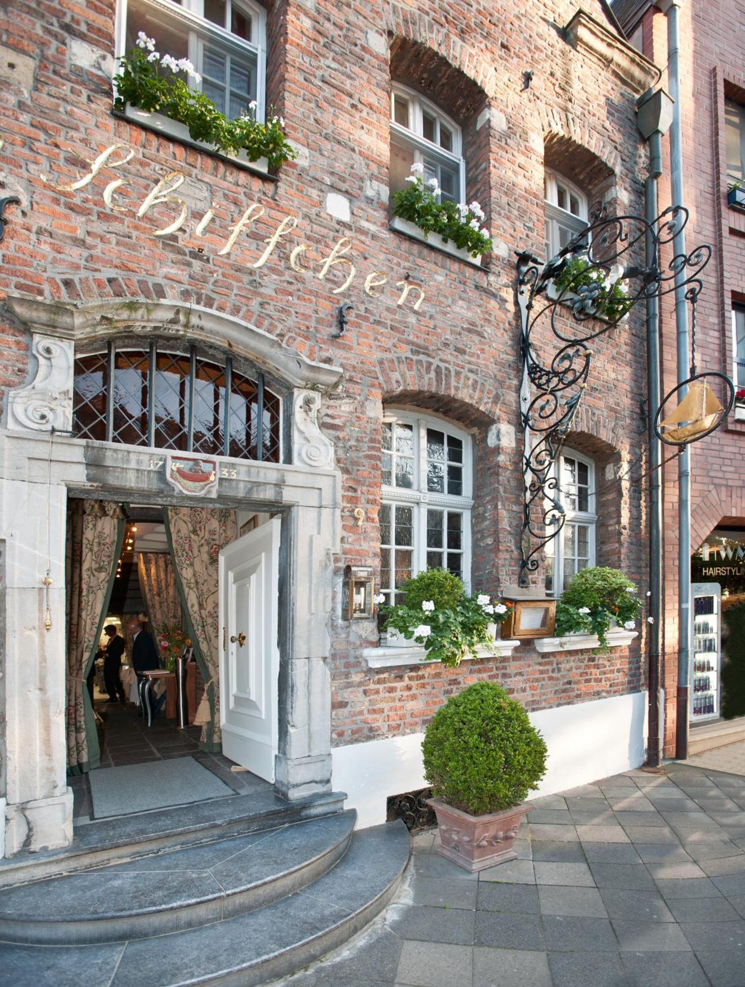 Hotel Barbarossa Düsseldorf Extérieur photo